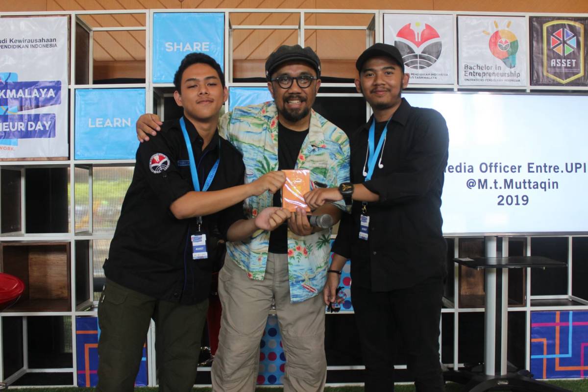 Mengangkat tema “Membangun Bisnis di Era Milenial” Program Studi Kewirausahaan Mengadakan Tasikmalaya Edupreneur Day Vol 1 Mengangkat tema “Membangun Bisnis di Era Milenial” Program Studi Kewirausahaan Mengadakan Tasikmalaya Edupreneur Day Vol 1
